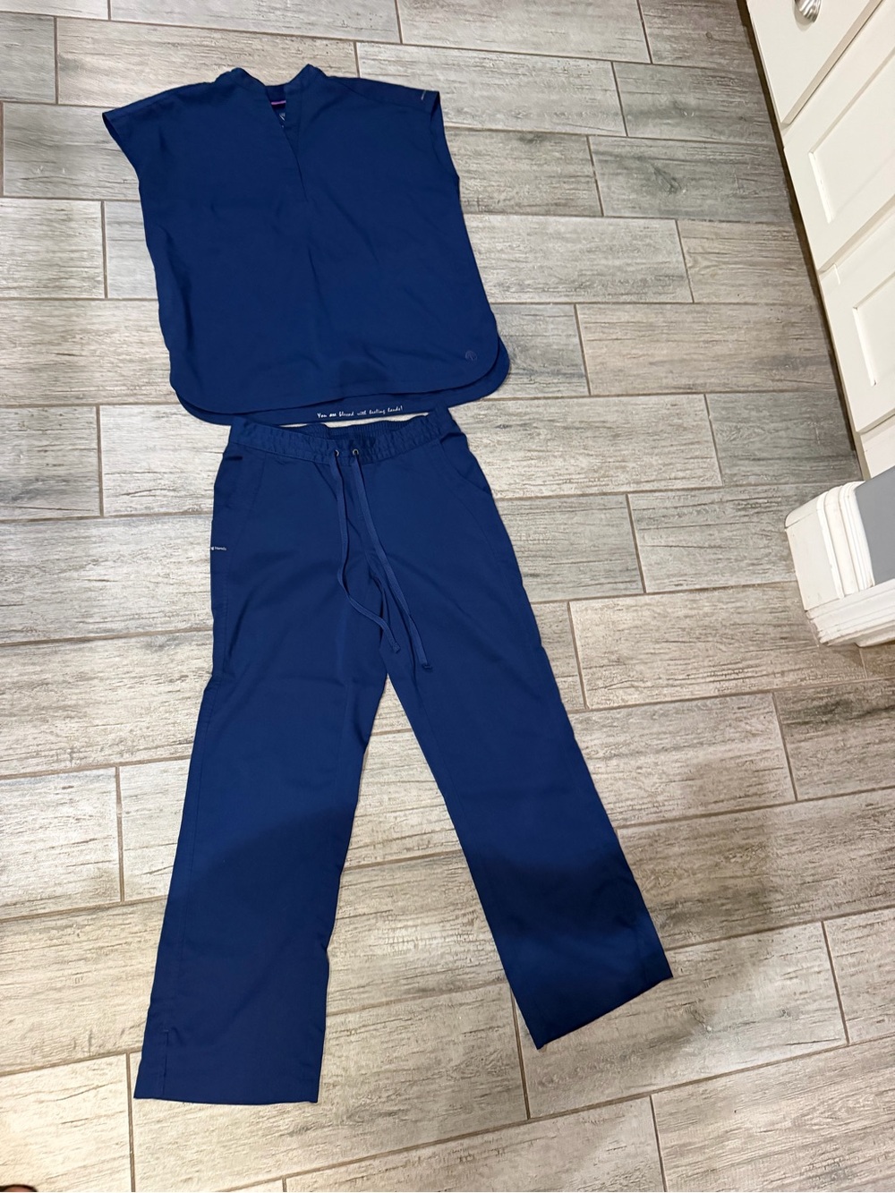 Navy Women's Scrub Pants & Top Set - Brand Healing Hands Size Small